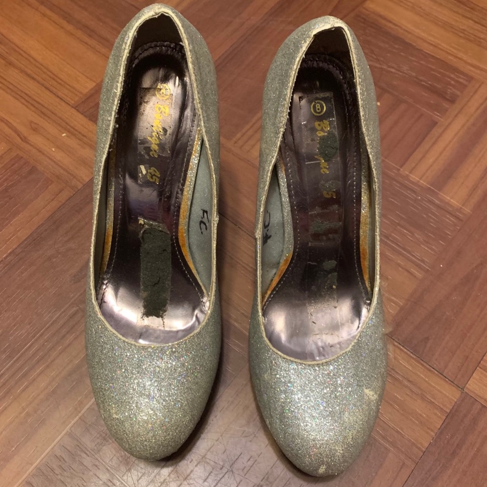 Silver glitter platform round-toed pumps size 8